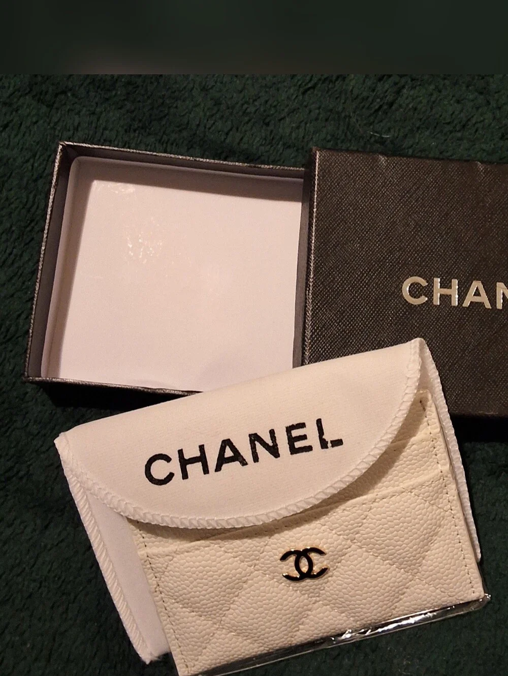 Chanel White Quilted Leather Card Holder with Gold CC Logo